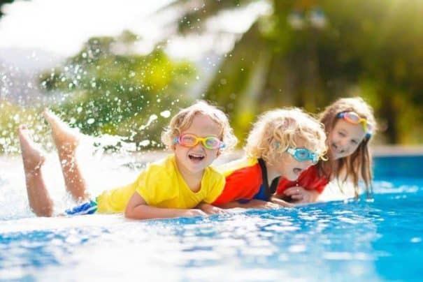 Yaz Mevsiminde Çocuk Sağlığı: Havuz ve Deniz Eğlencesinde Dikkat Edilmesi Gerekenler